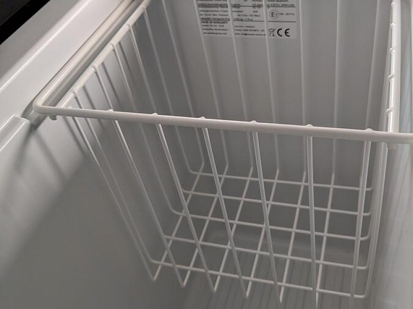 Hanging basket for the refrigerator Hanging basket for the refrigerator