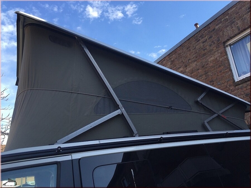 VOLKSWAGEN SW10188 Elastiek tentdoek voor bescherming van de daktent voor de VW California.