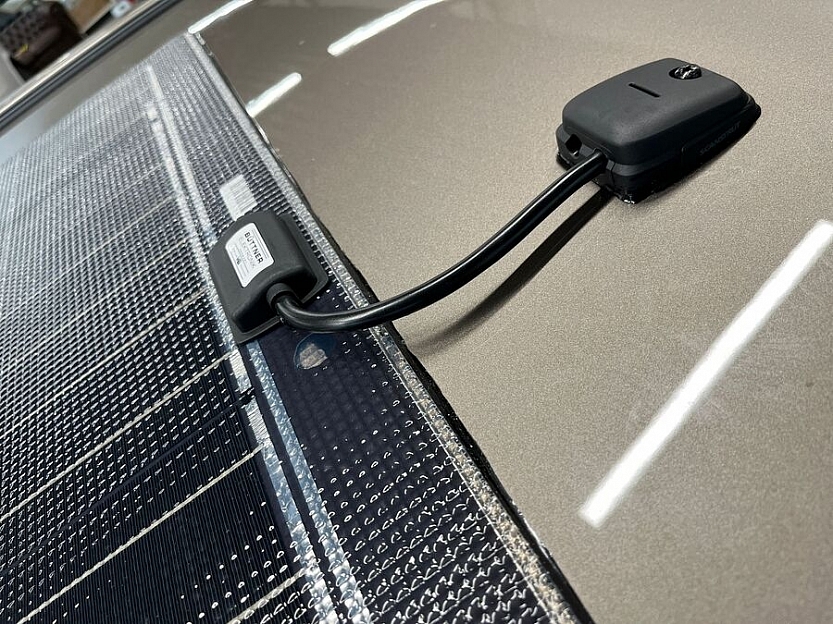 DOMETIC Büttner panneau solaire 170Kw + Victron SmartSolar (75/15) + installation incluse. DOMETIC Büttner panneau solaire 170Kw + Victron SmartSolar (75/15) + installation incluse.
